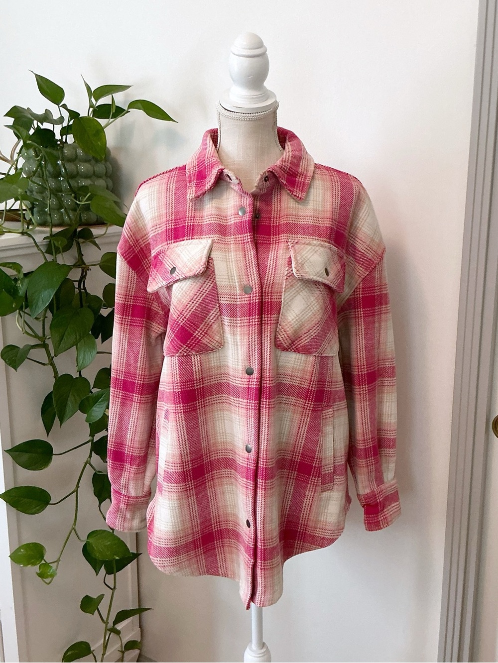 Fornia | Pink and Cream Plaid Shacket size Small NWT
